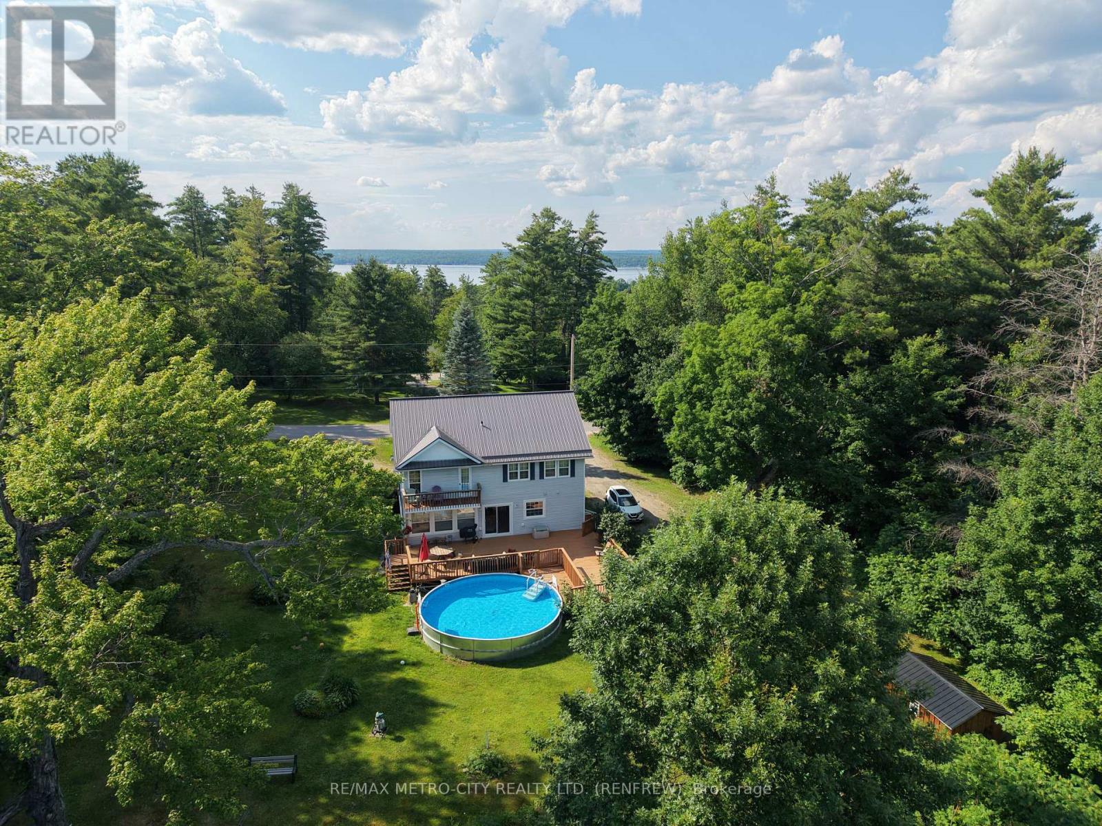 121 PHEASANT RUN - 35