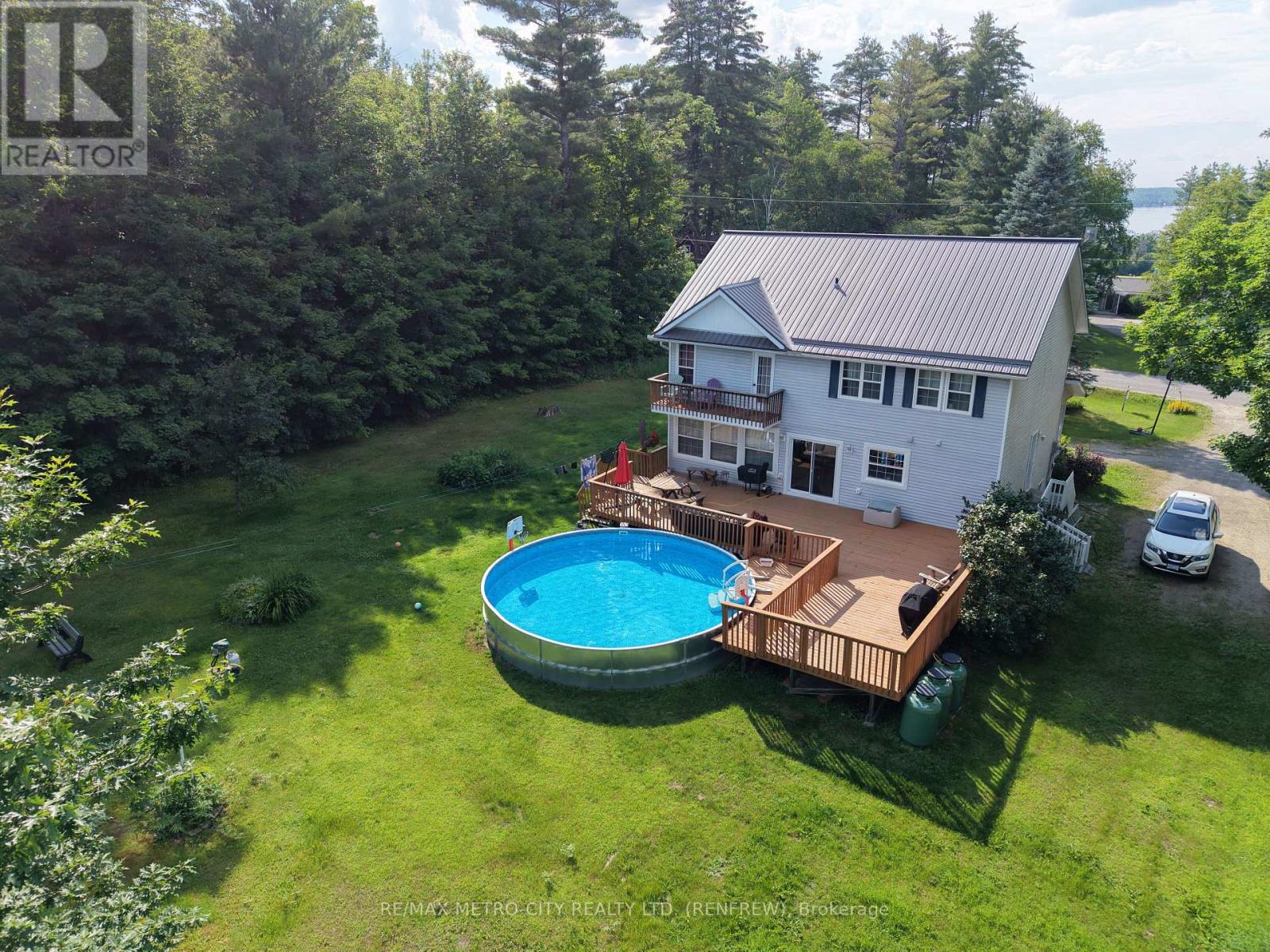 121 PHEASANT RUN - 34