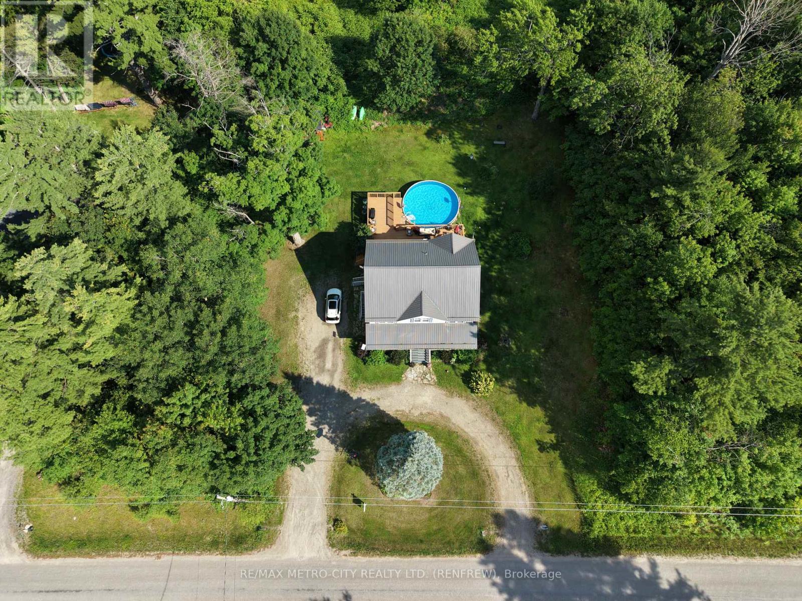 121 PHEASANT RUN - 39