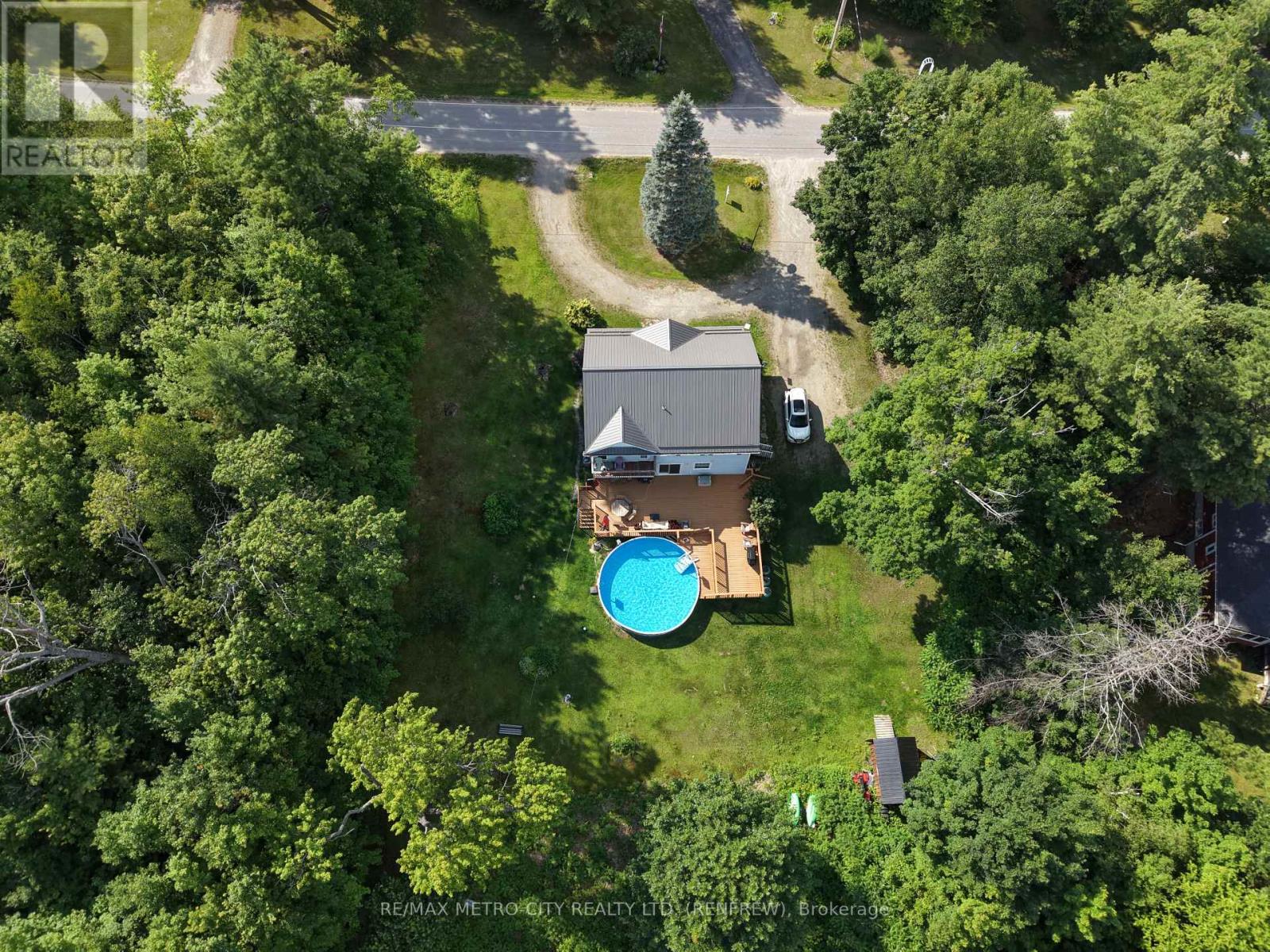121 PHEASANT RUN - 40