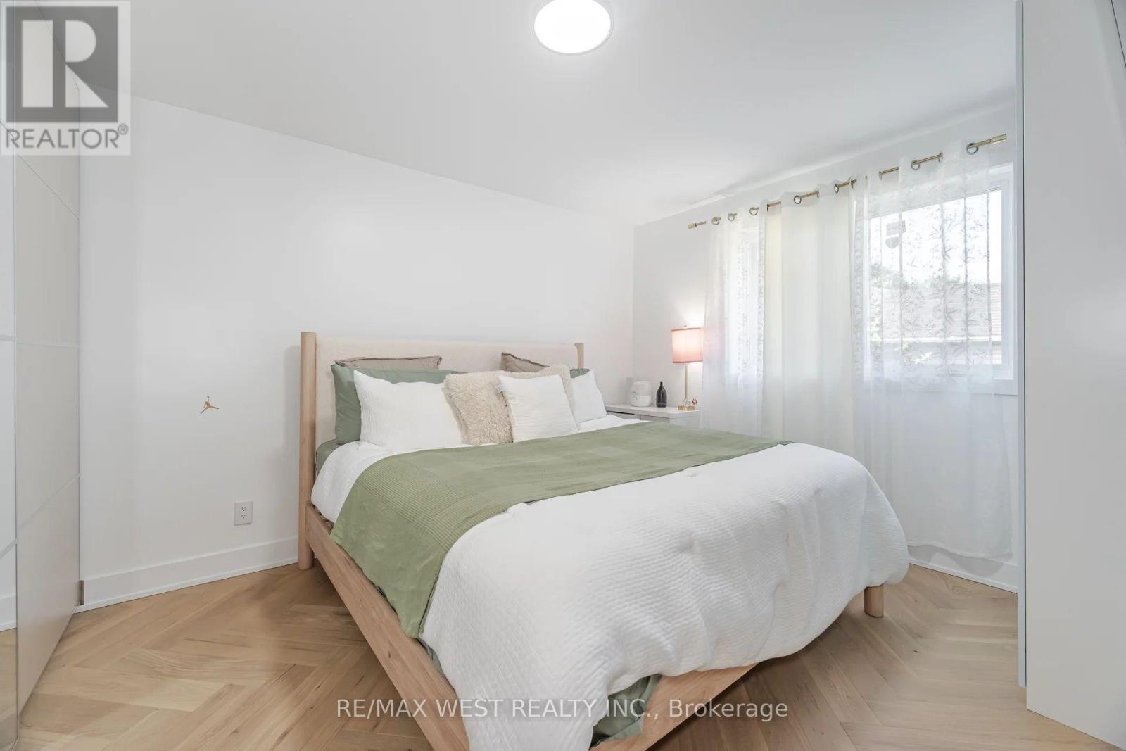 92 ARCHIBALD STREET - 6