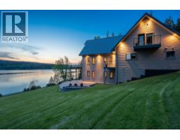 Living room of 21565 WEST LAKE ROAD · Prince George, BC