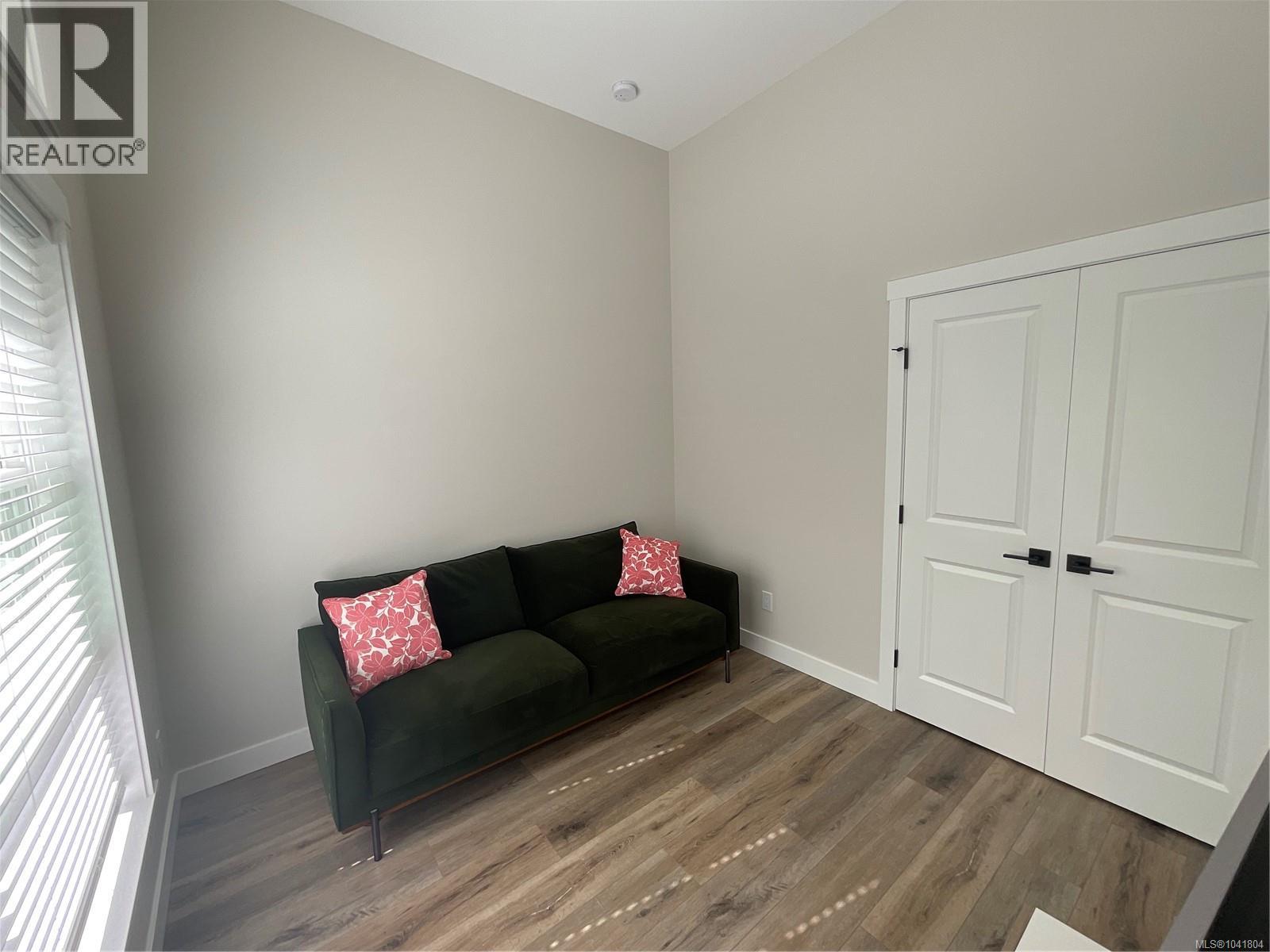 925 Craig Rd - 11