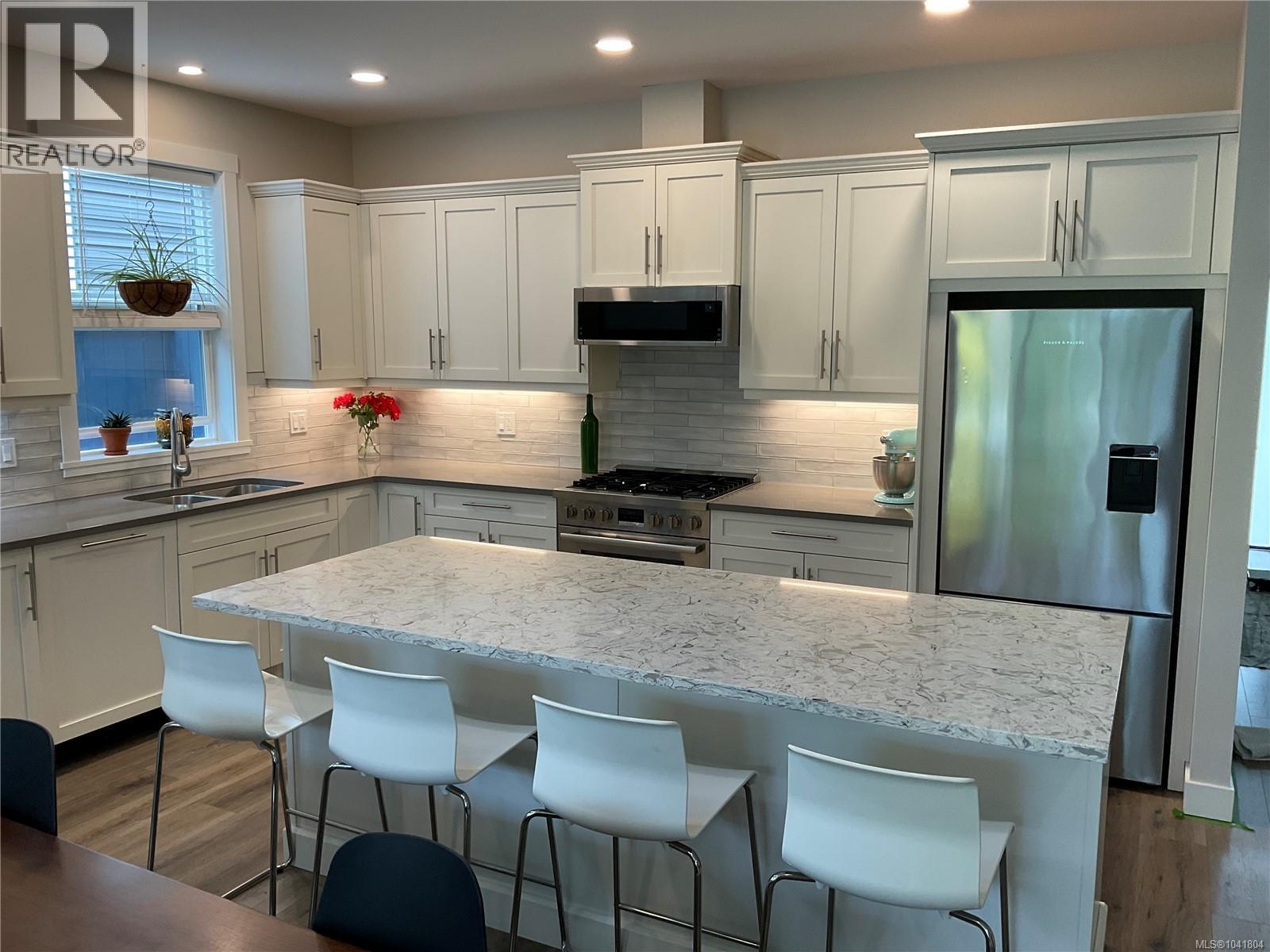 925 Craig Rd - 6