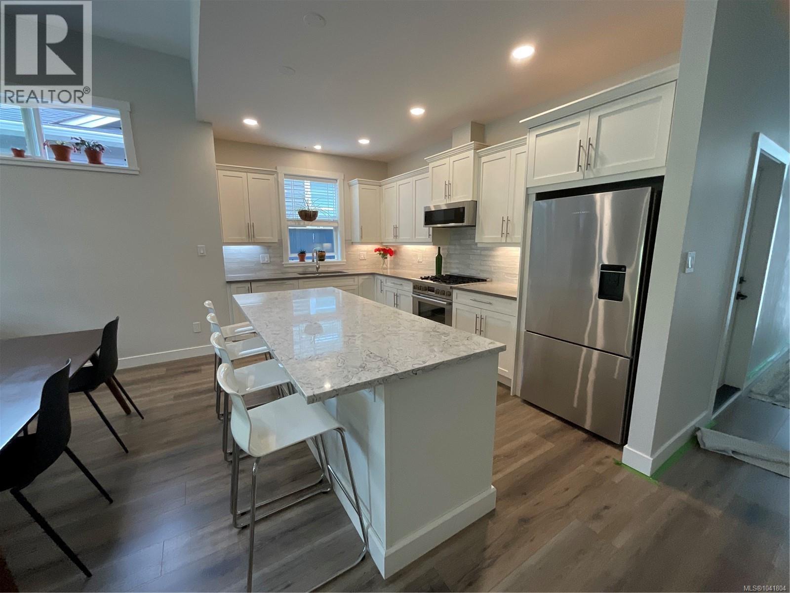 925 Craig Rd - 7