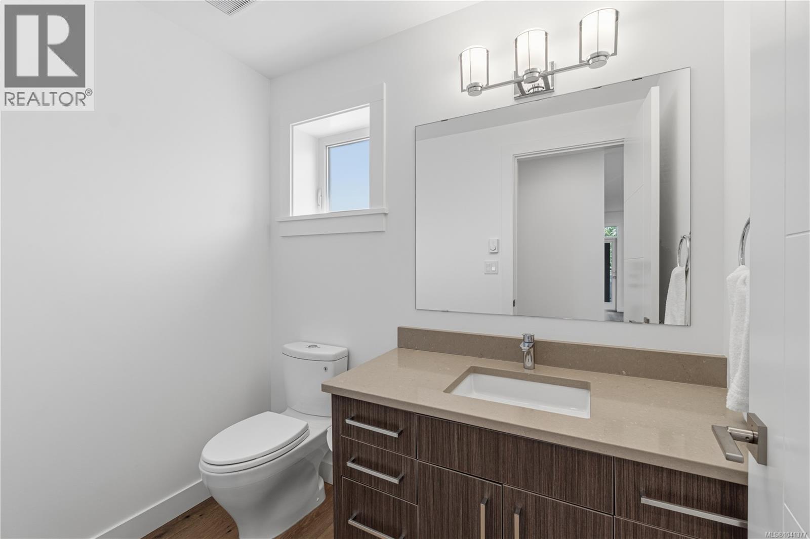 #6 180 First Ave W - 12