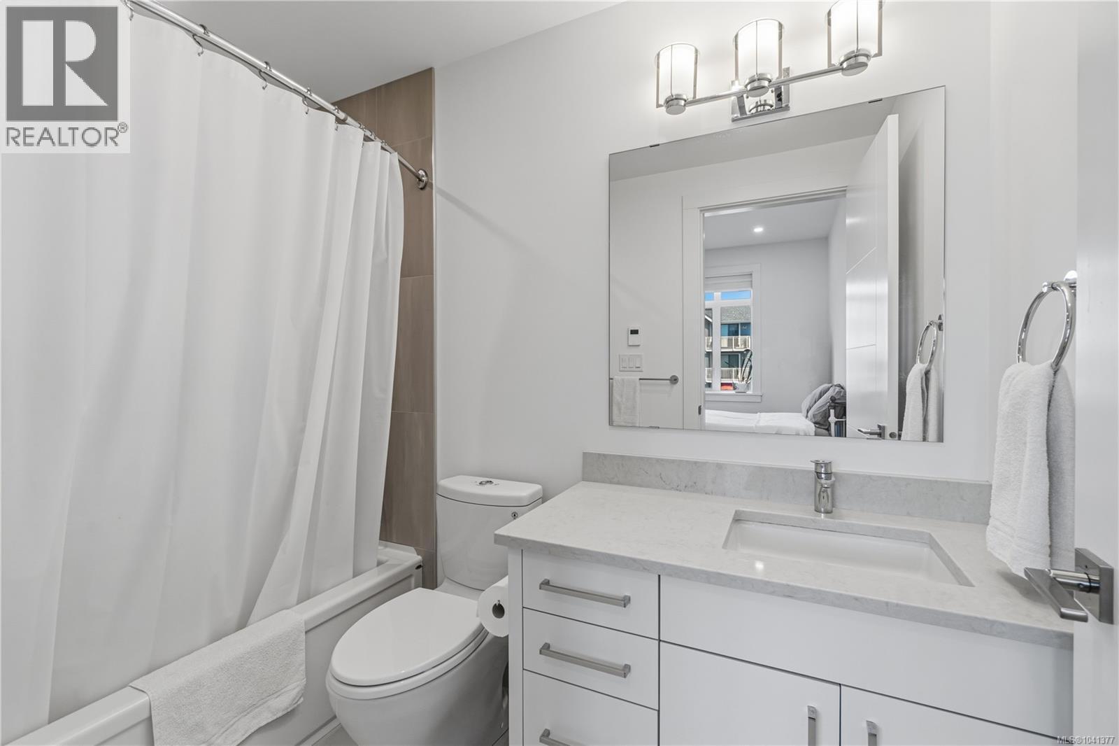 #6 180 First Ave W - 13