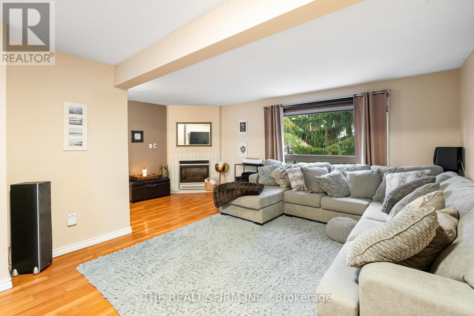 #67 1990 WAVELL STREET - 5
