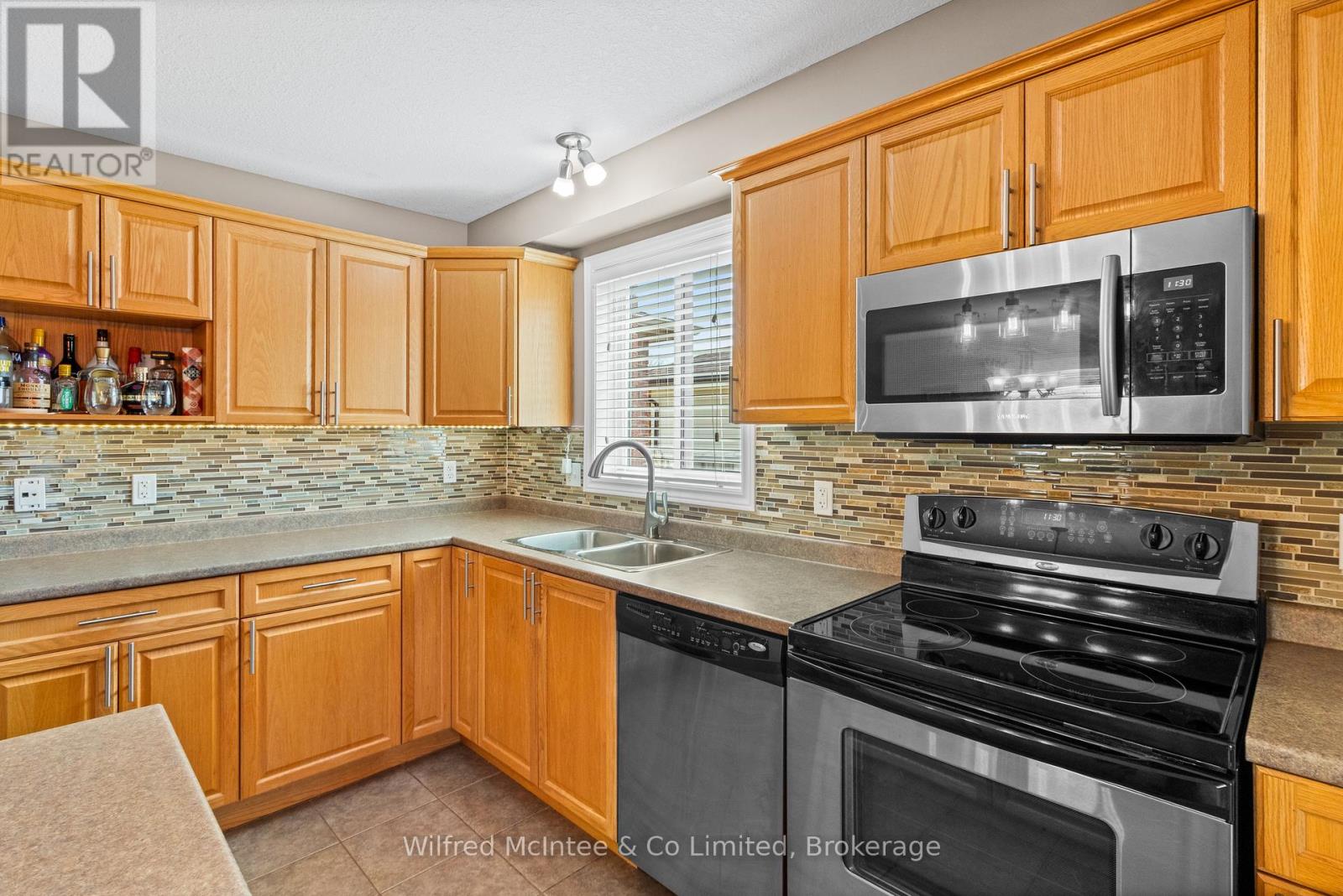 464 JOSEPH STREET - 11