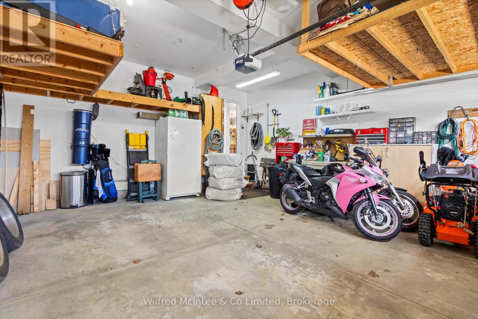 464 JOSEPH STREET - 32