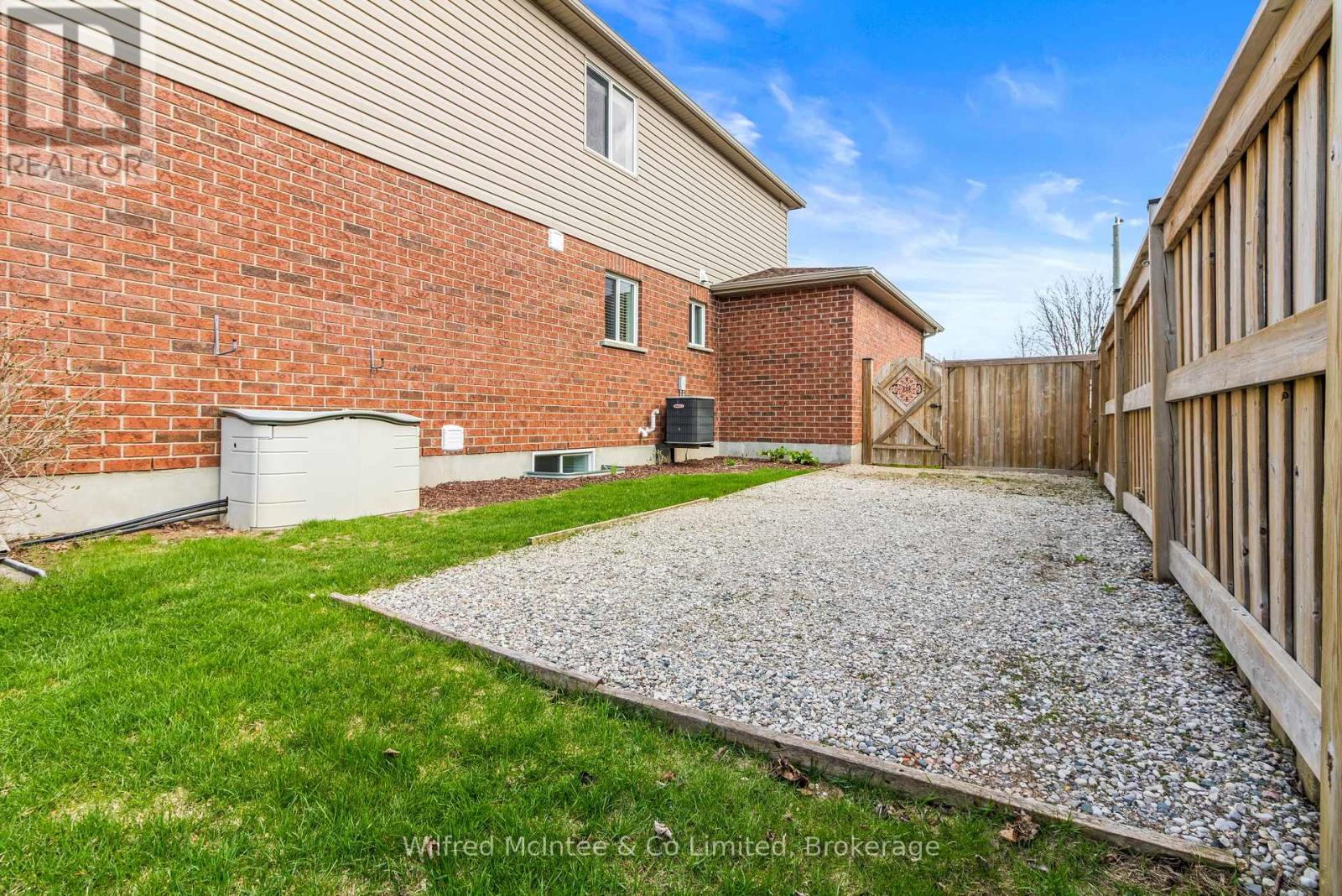 464 JOSEPH STREET - 40