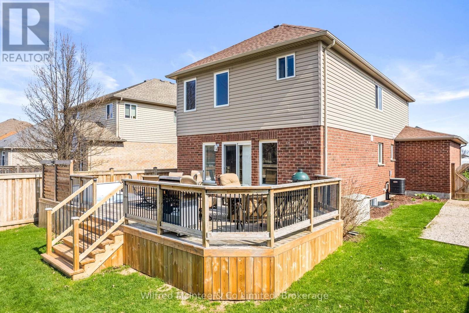 464 JOSEPH STREET - 6