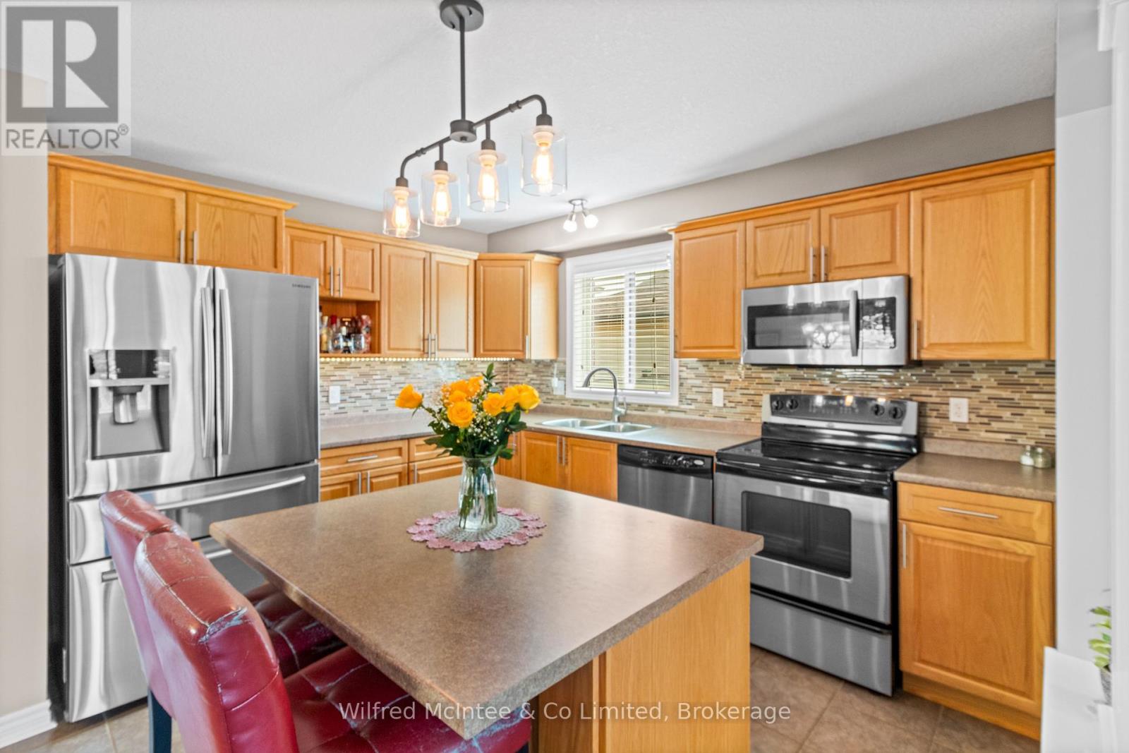 464 JOSEPH STREET - 9