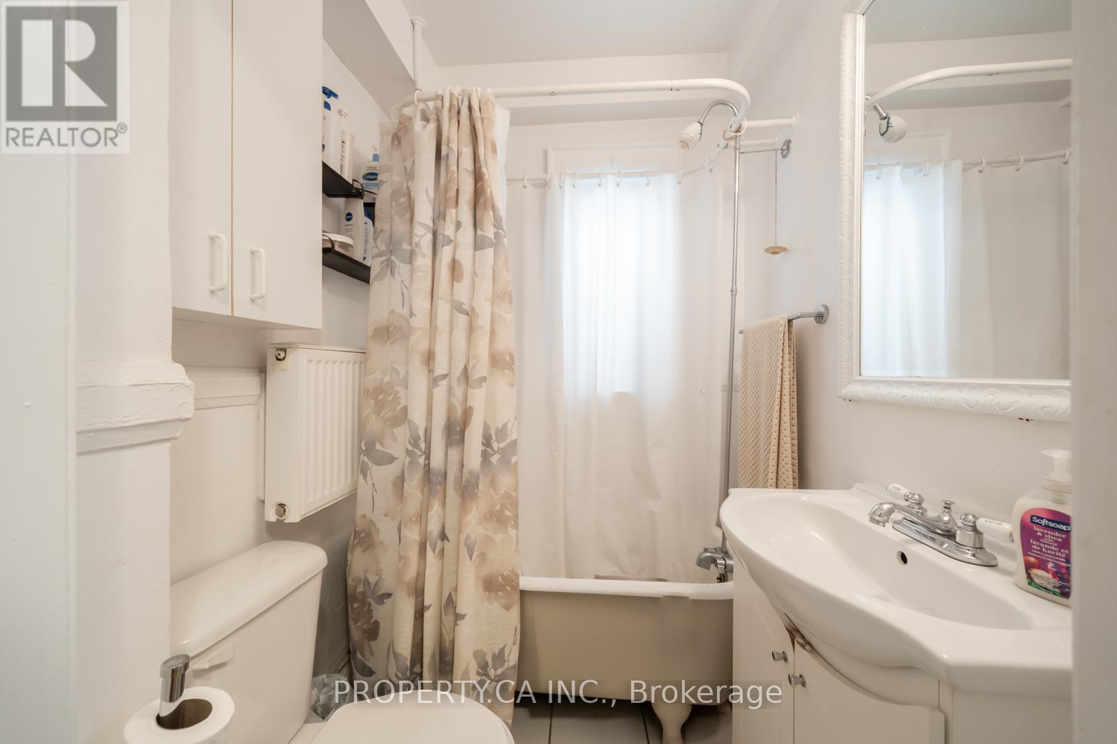 Photo of 849 Broadview Avenue