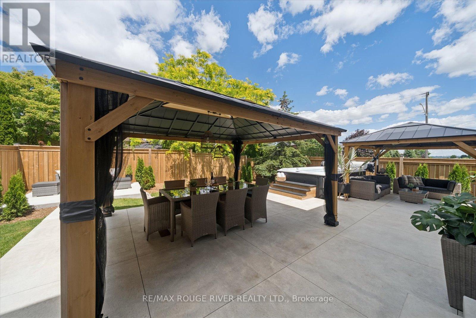 3 BURNHAM COURT - 36