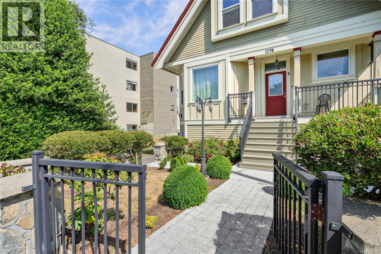 #3 1376 Pandora Ave - 47