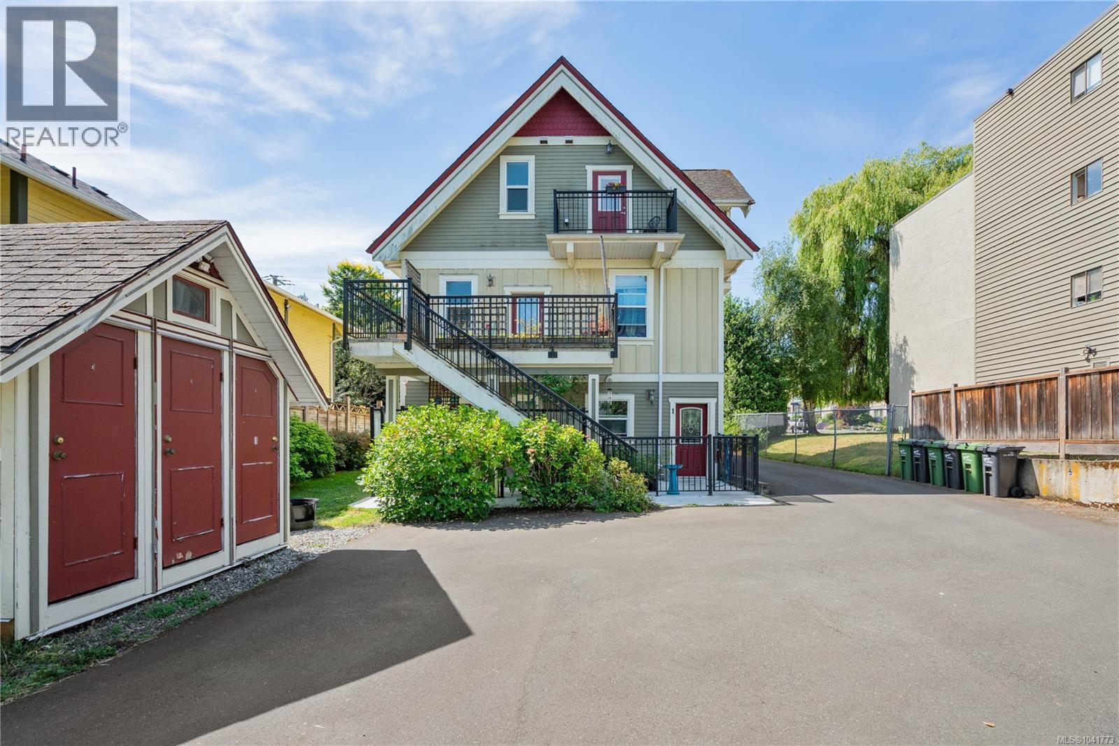 #3 1376 Pandora Ave - 41
