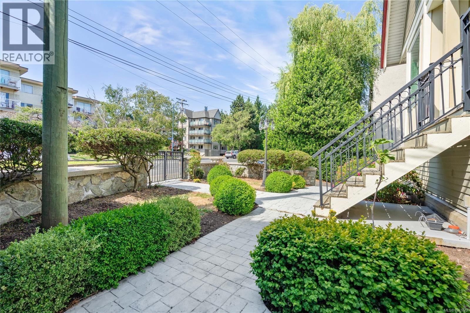 #3 1376 Pandora Ave - 44
