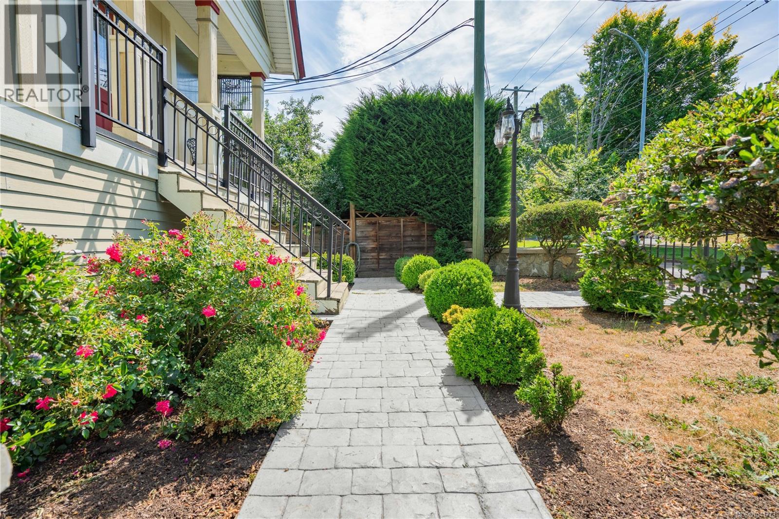 #3 1376 Pandora Ave - 35