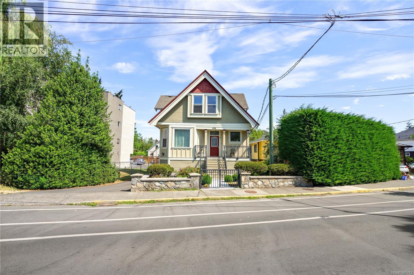 #3 1376 Pandora Ave - 48