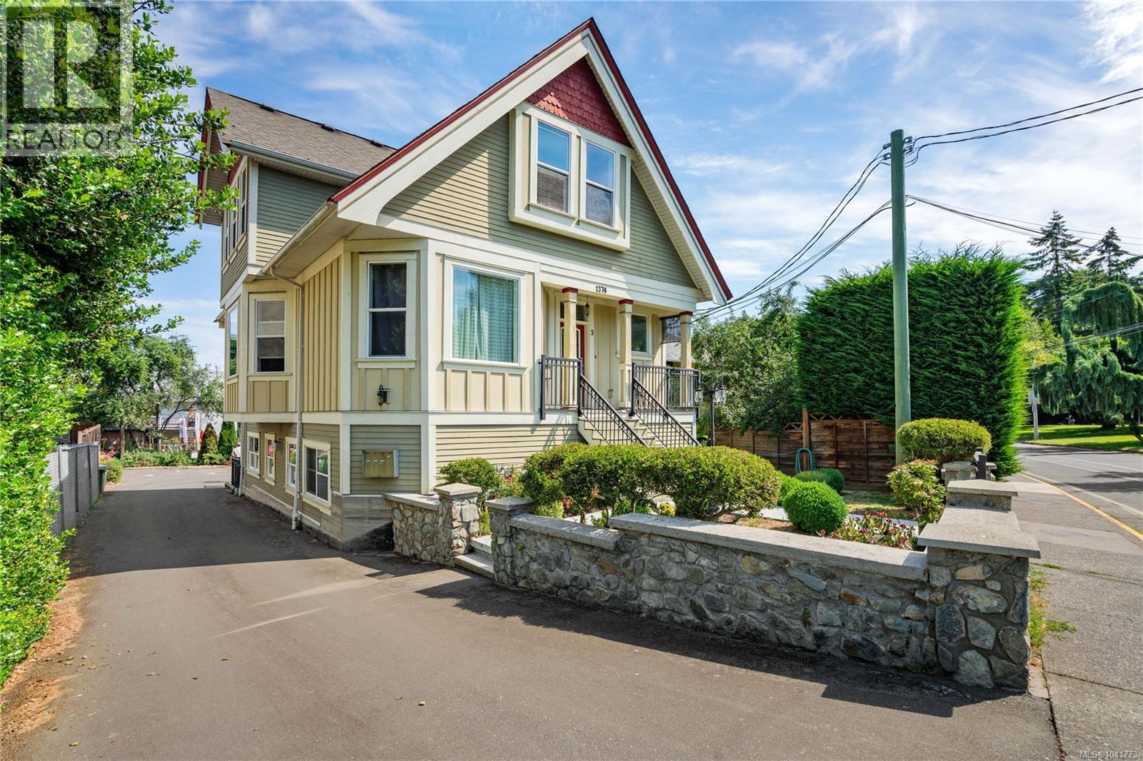 #3 1376 Pandora Ave - 36