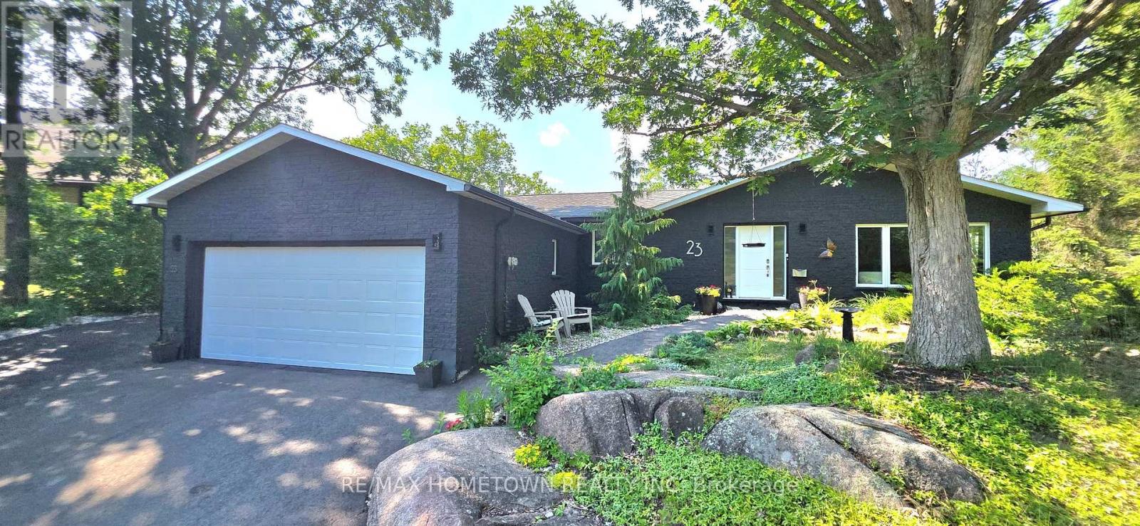23 PINEVIEW ROAD - 2