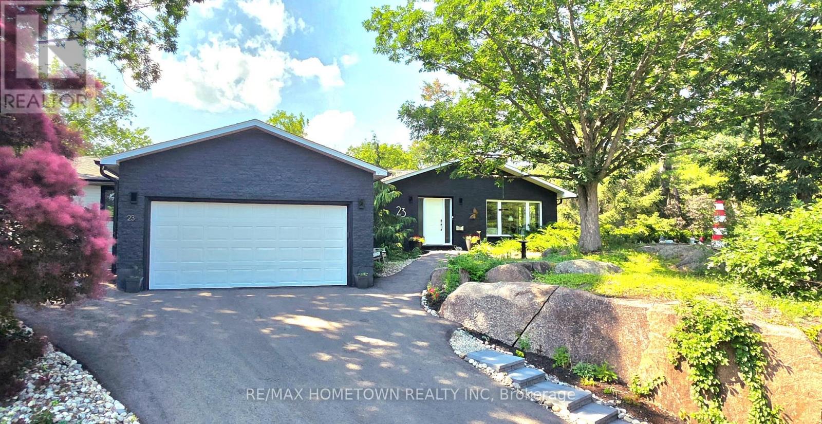 23 PINEVIEW ROAD - 1
