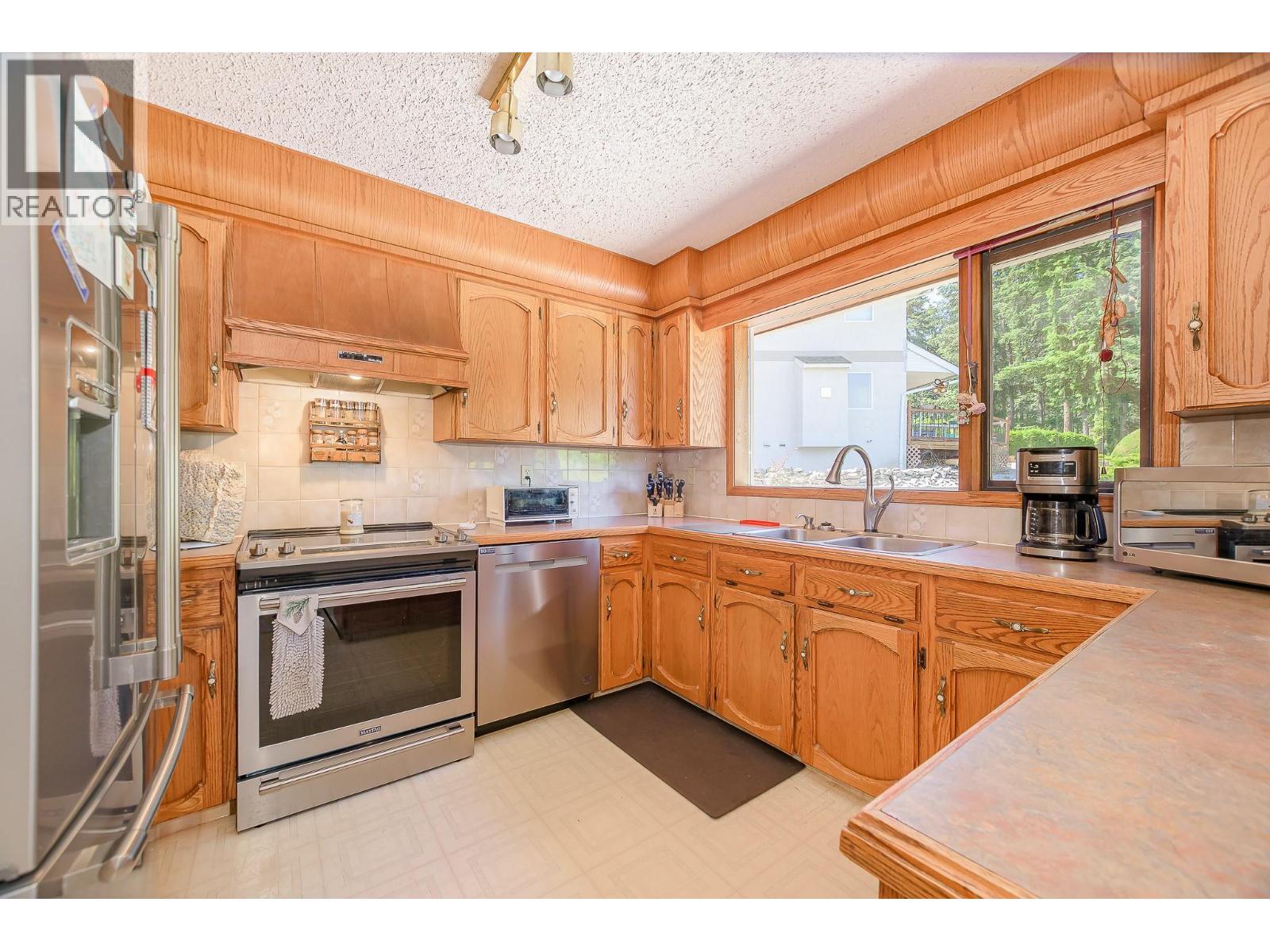 2392 Mt Tuam Crescent - 23