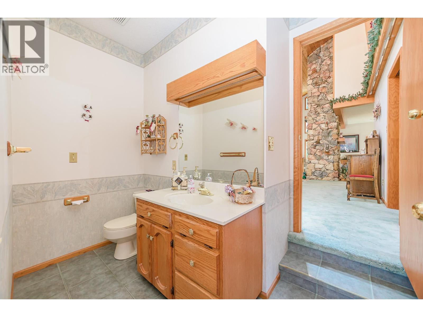 2392 Mt Tuam Crescent - 34