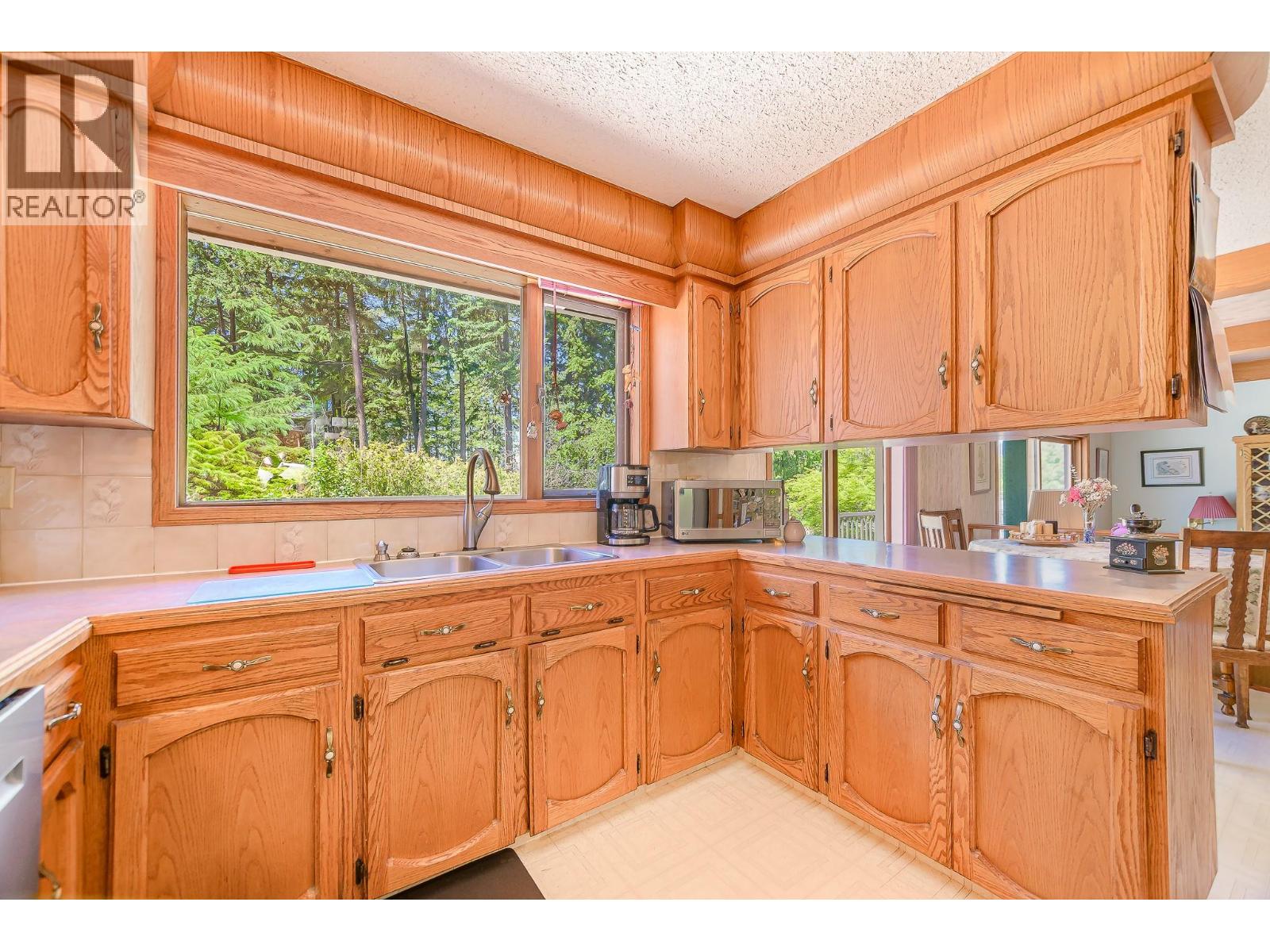 2392 Mt Tuam Crescent - 25