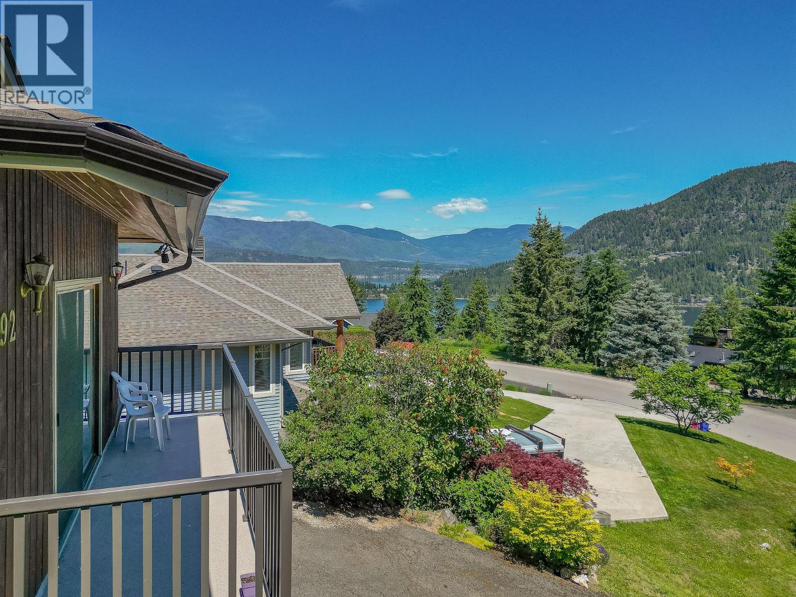 2392 Mt Tuam Crescent - 43