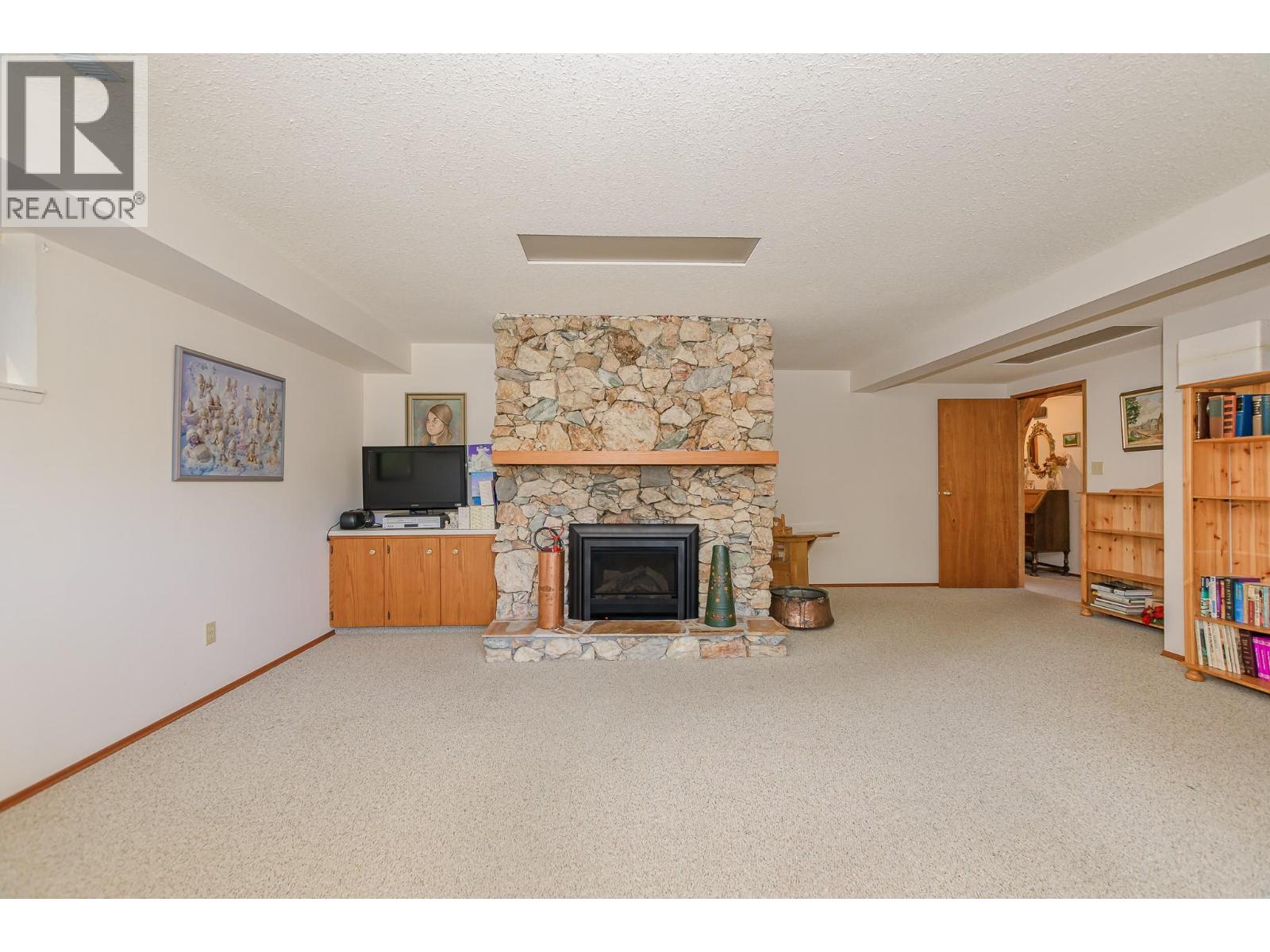 2392 Mt Tuam Crescent - 50