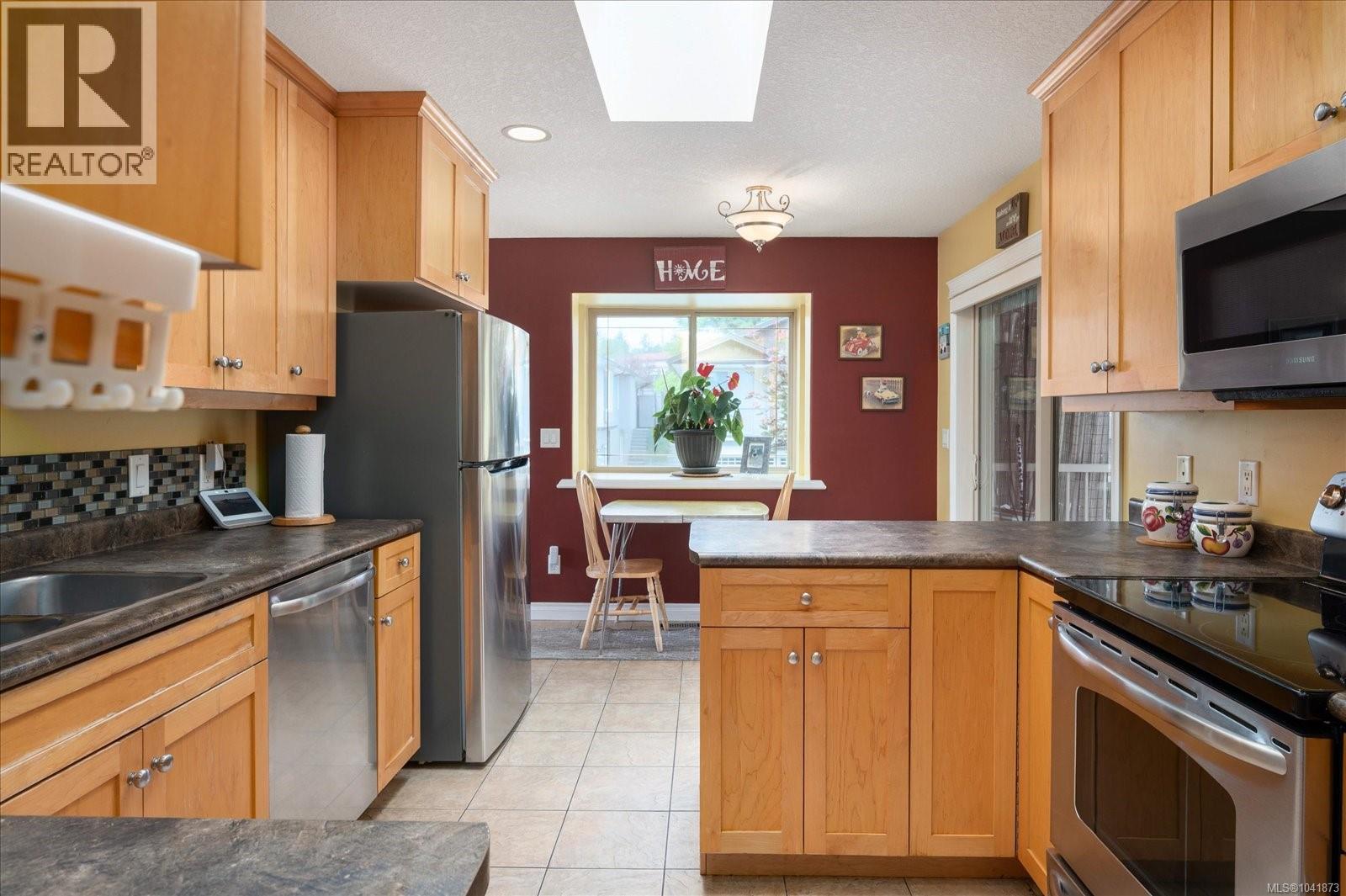 5880 Quarry Cres - 10