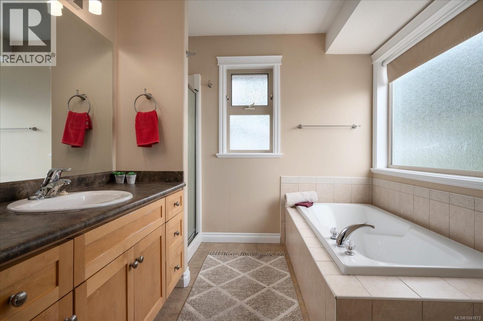 5880 Quarry Cres - 13