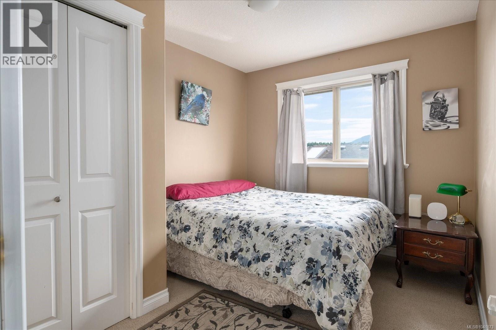 5880 Quarry Cres - 16