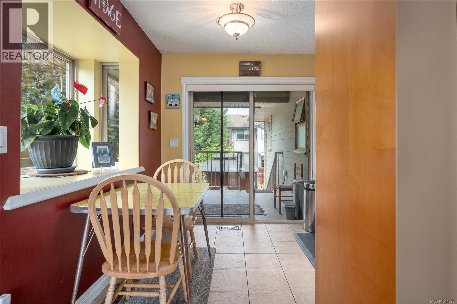 5880 Quarry Cres - 19