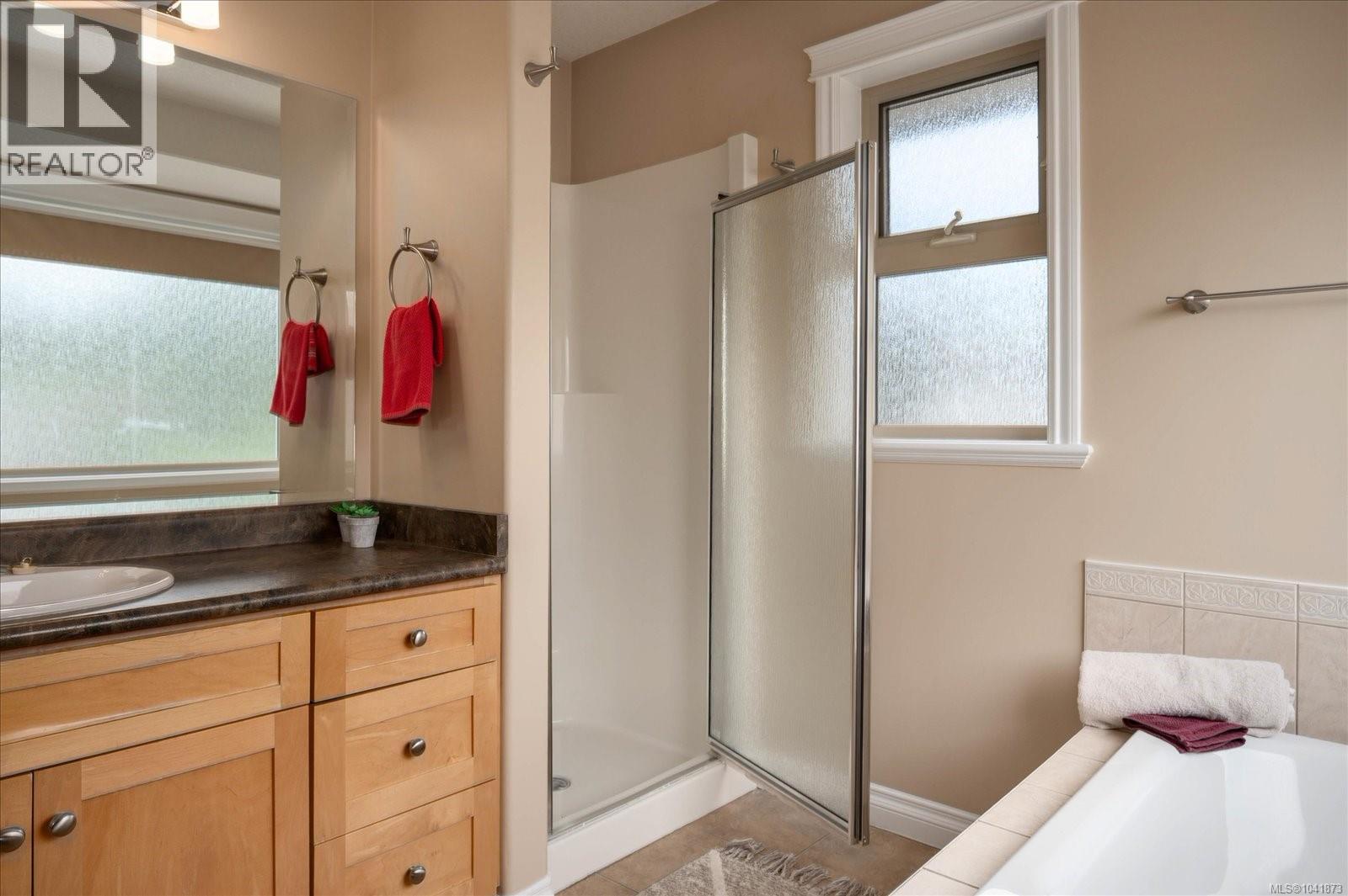 5880 Quarry Cres - 24