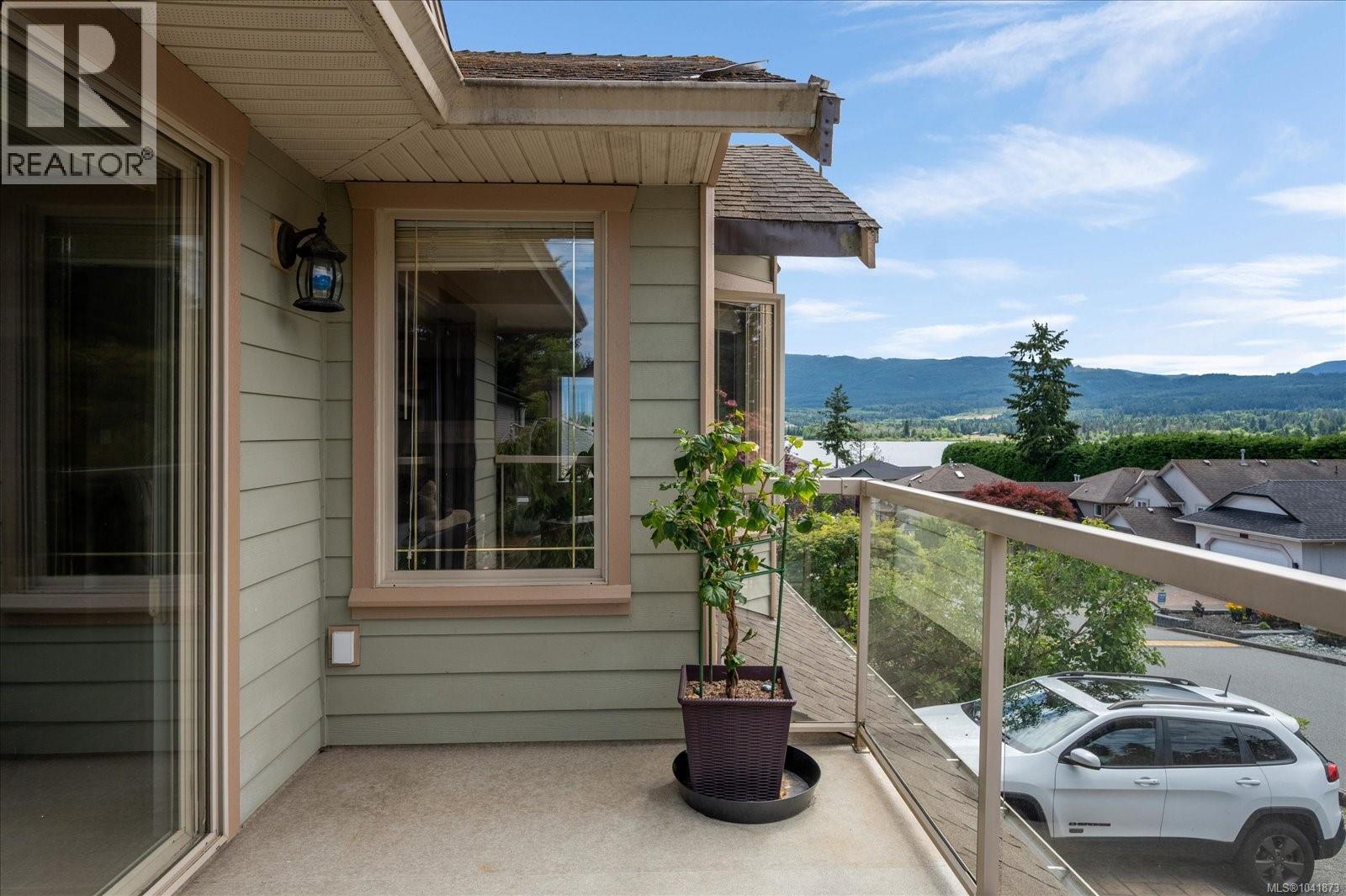 5880 Quarry Cres - 3