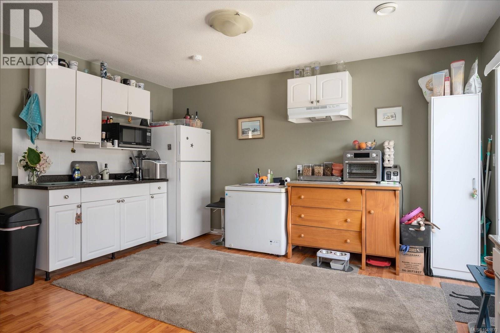 5880 Quarry Cres - 30