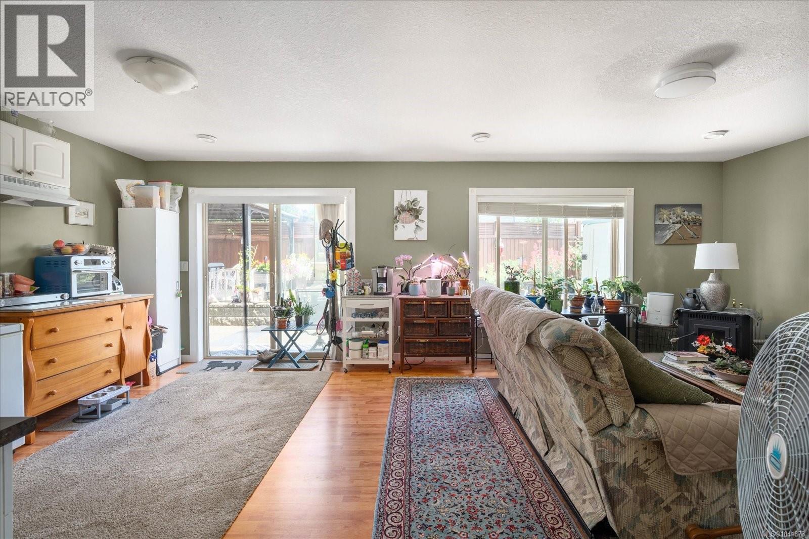 5880 Quarry Cres - 32
