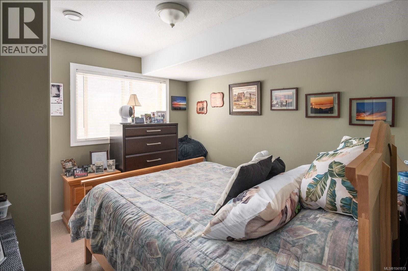5880 Quarry Cres - 33