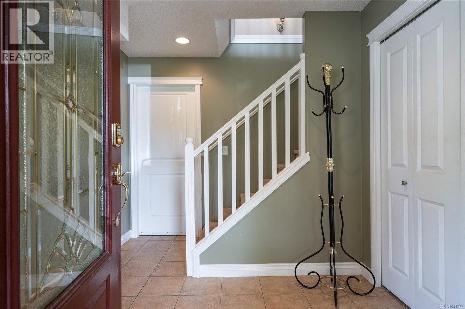 5880 Quarry Cres - 4