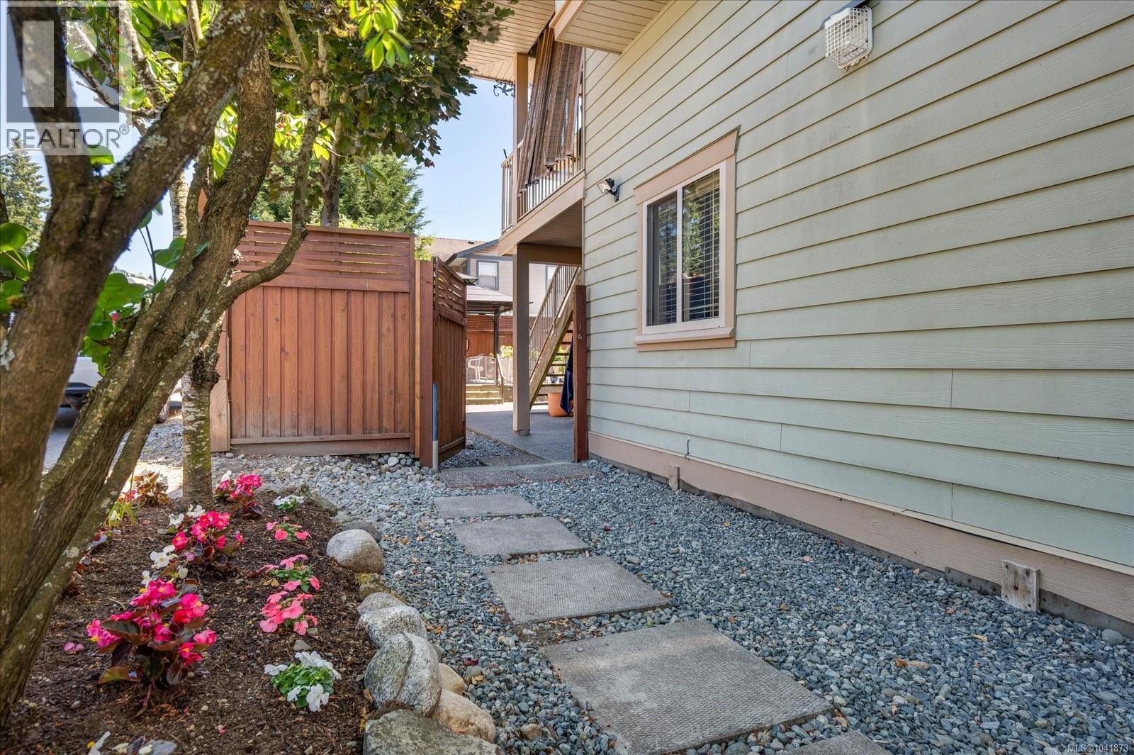 5880 Quarry Cres - 40