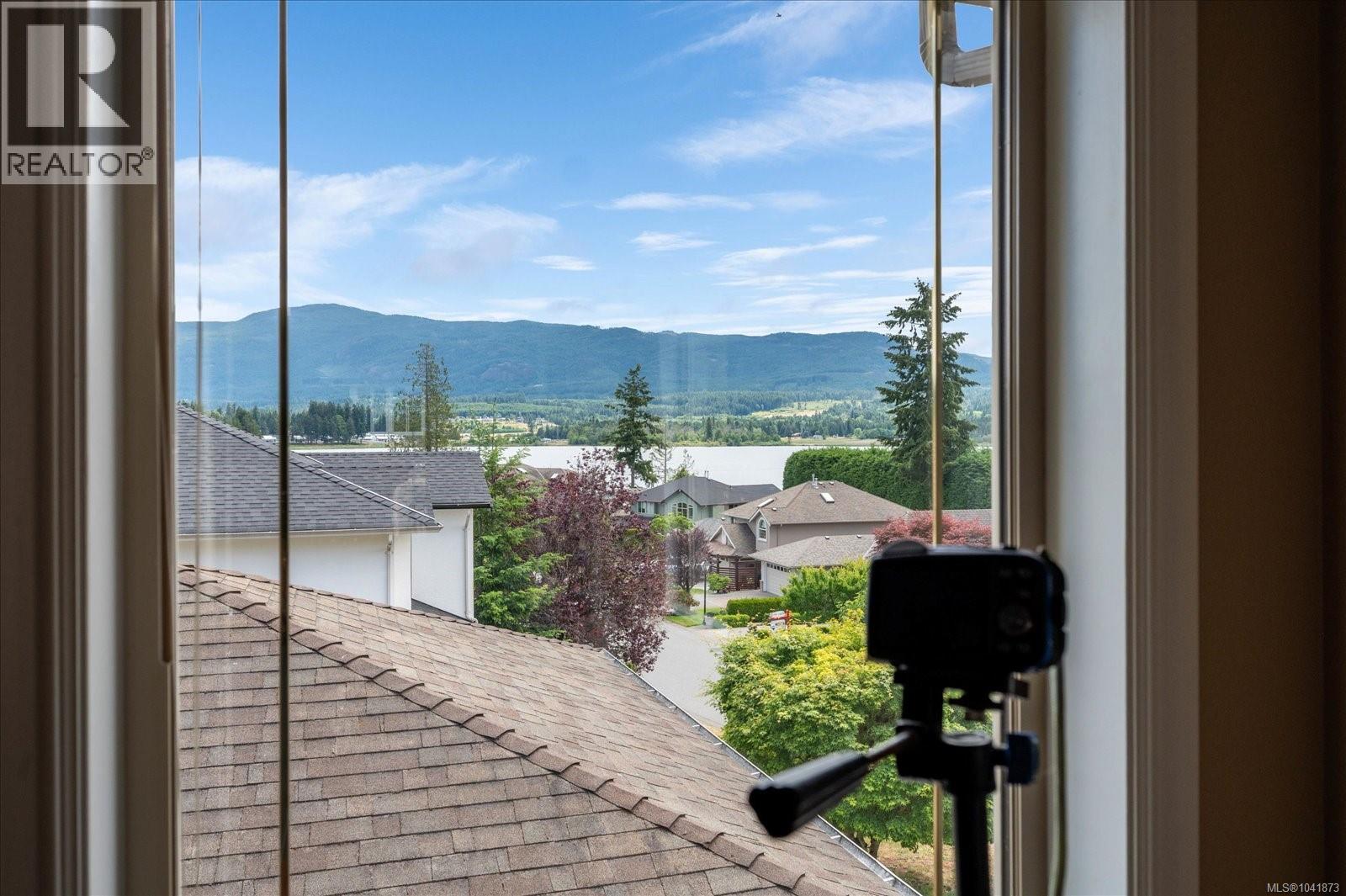 5880 Quarry Cres - 8