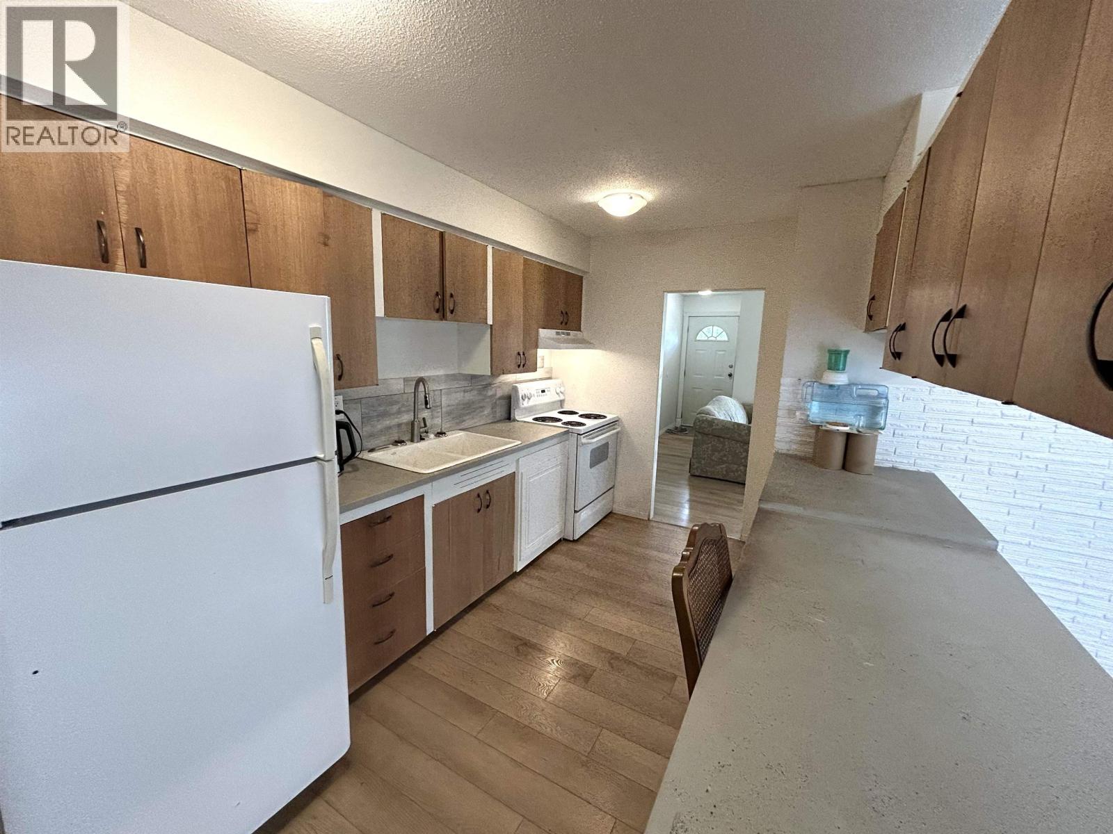 450 KELLY STREET - 8
