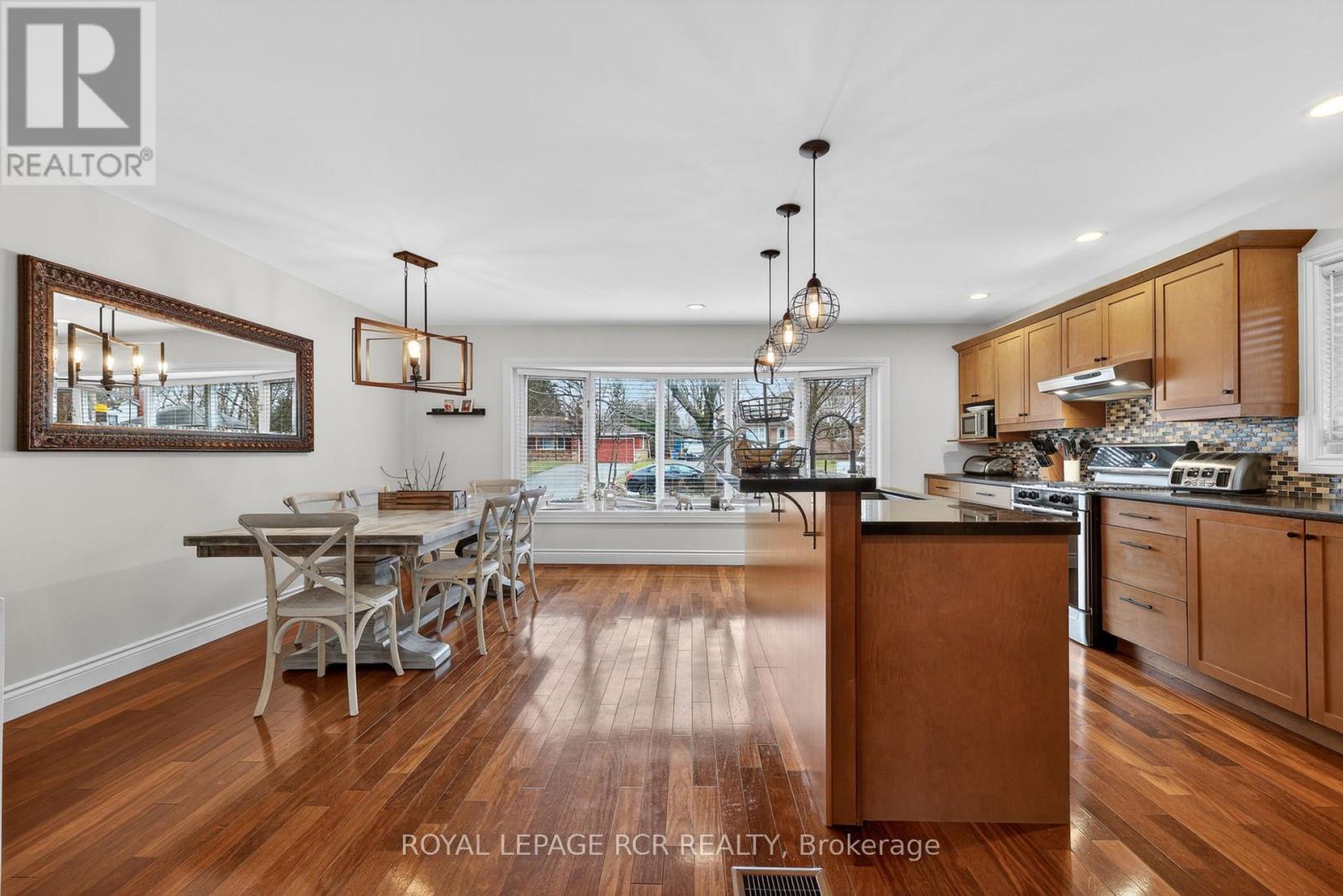 215 ZINA STREET - 15