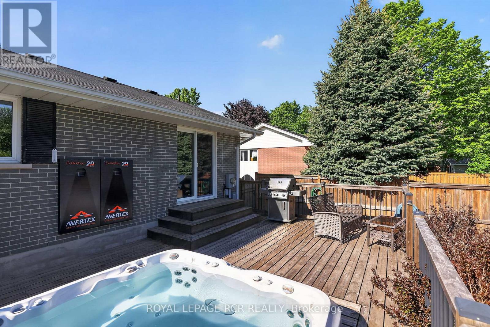 215 ZINA STREET - 14
