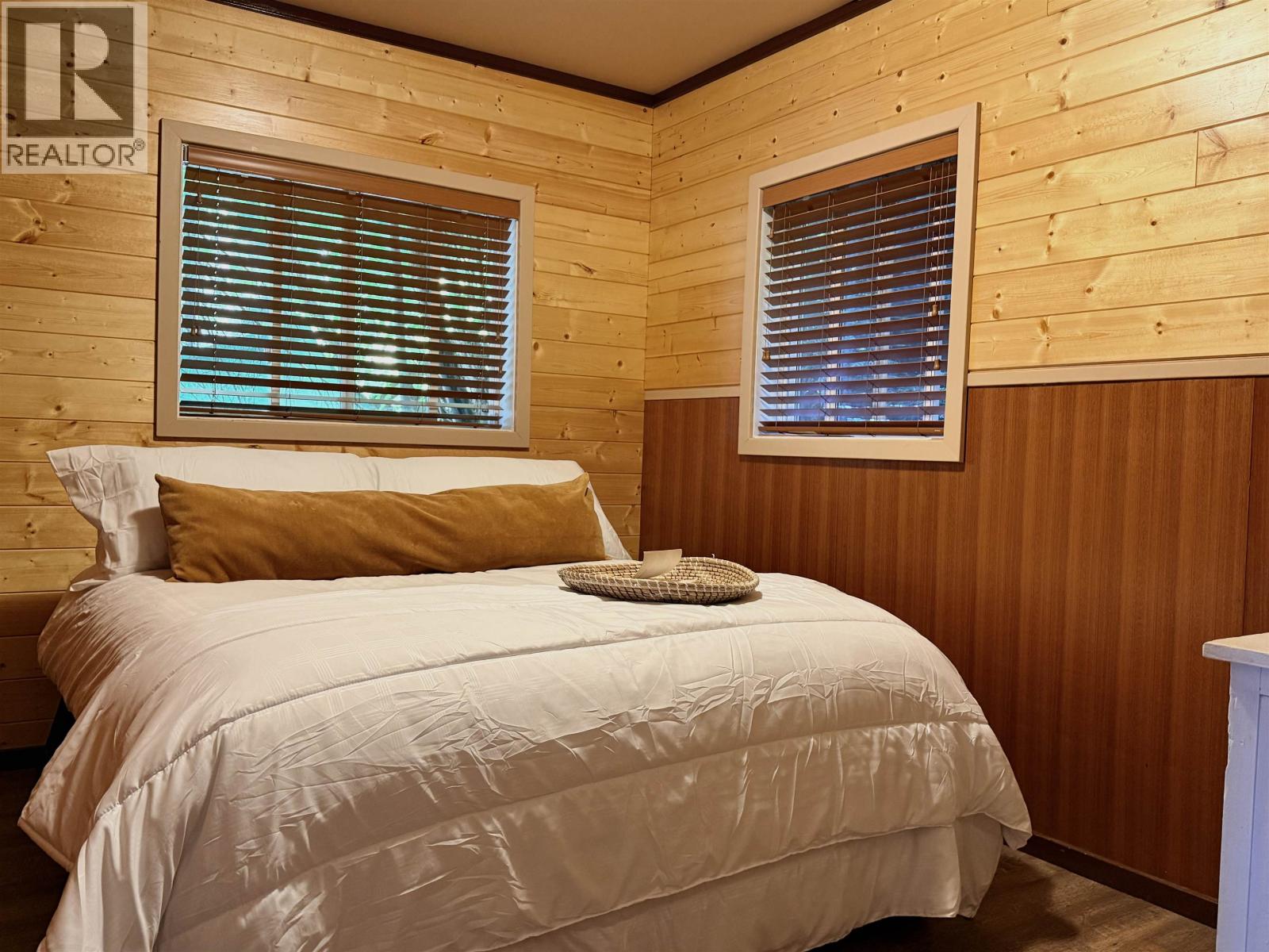 2862 SQUIRREL POINT - 11