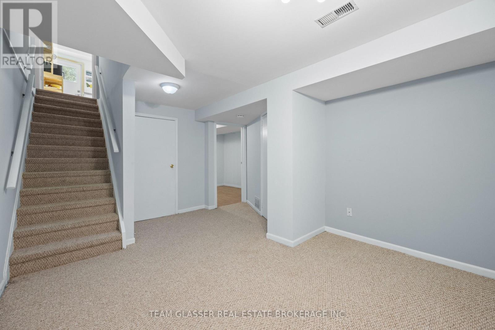 #62 1220 ROYAL YORK ROAD - 32