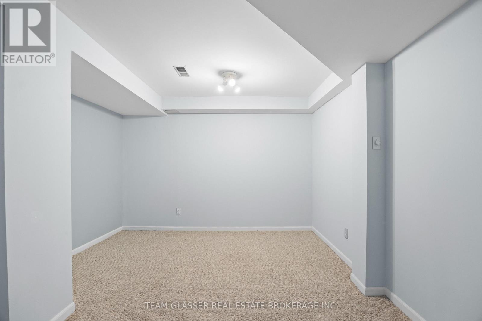 #62 1220 ROYAL YORK ROAD - 33